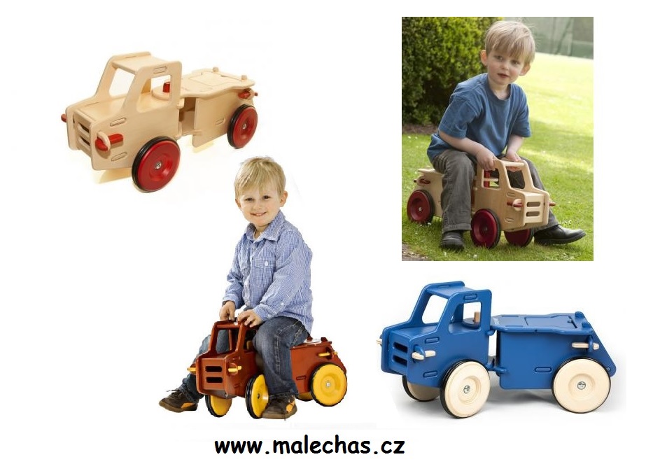 hračky dřevěná auta muzeum